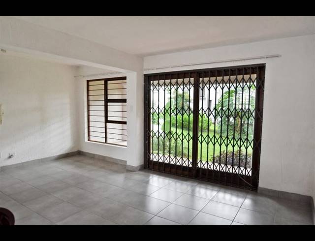 1 BEDROOM APARTMENT FOR SALE IN PAULSHOF